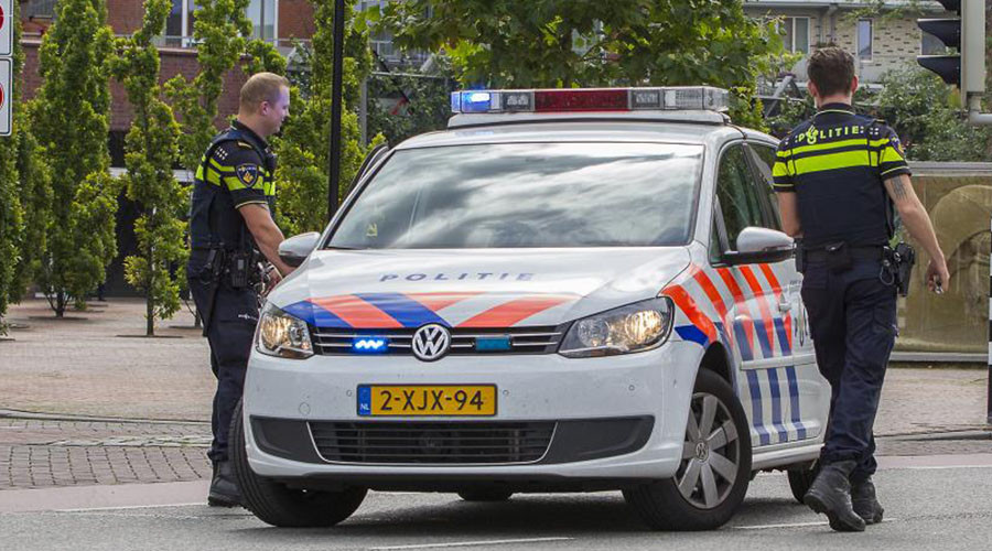 Politie plukt fiets van rijksweg A12 #Capelle.