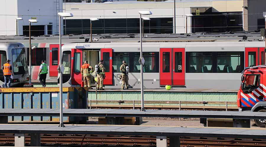 Brand bij RET-remise in Rotterdam .