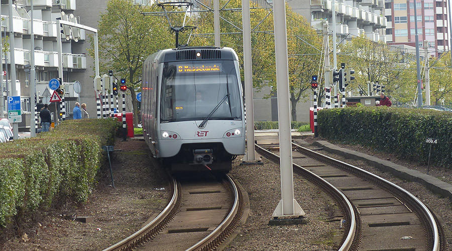 Slapende man met vuurwapen aangehouden in metro.