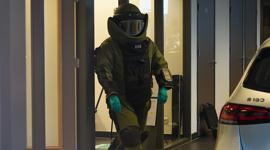 Verdacht pakket afgeleverd bij autodealer De Esch.