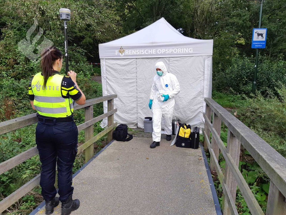 Het slachtoffer raakte zwaargewond en overleed later in het ziekenhuis  .