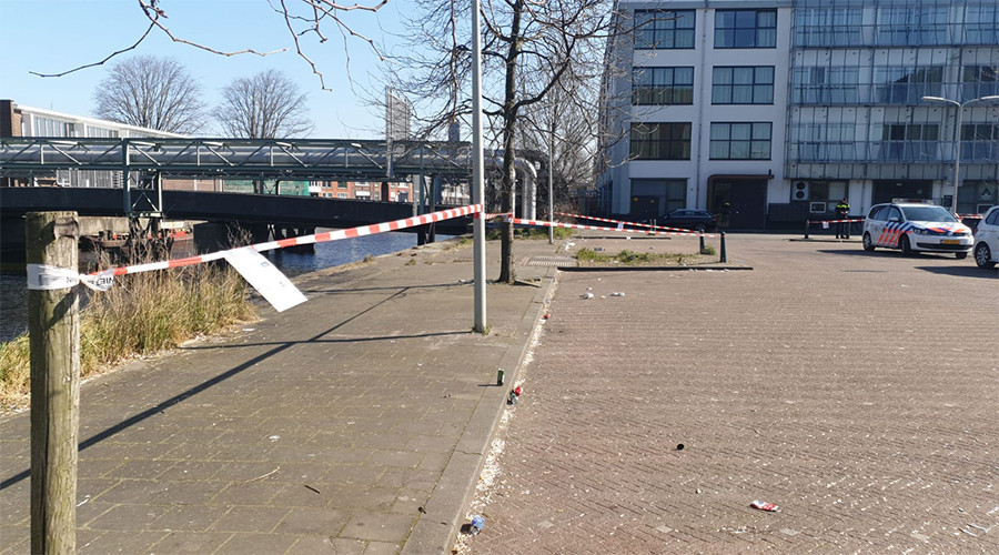 Esperantoplein dicht vanwege samenscholing  .