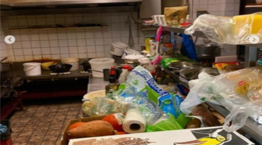 Voedselresten, troep en muizenkeutels.