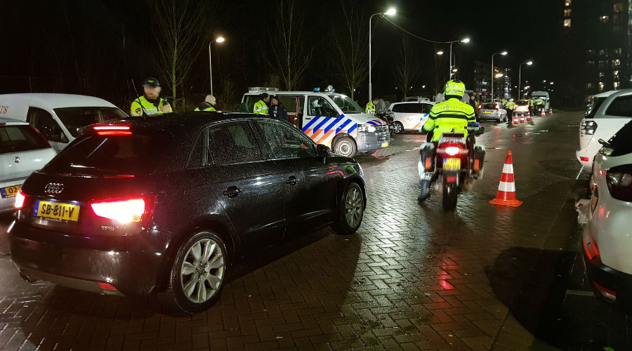 Tien boetes en één aanhouding bij politiecontrole.