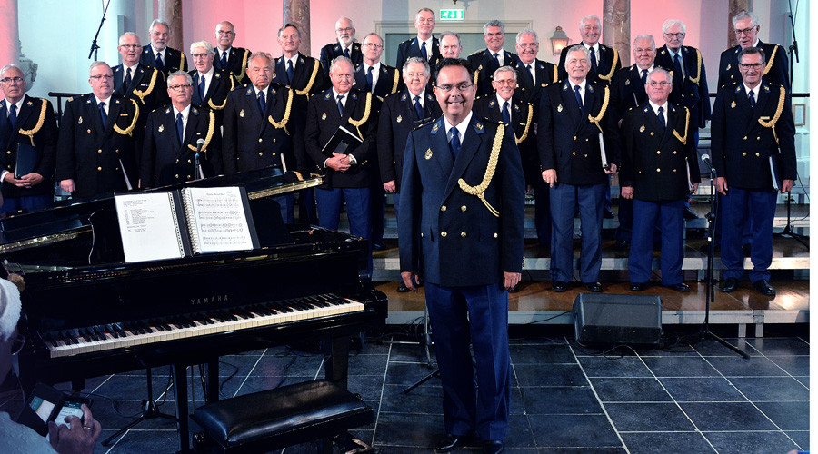 Politie Mannenkoor Entre Nous in Oude Kerk.