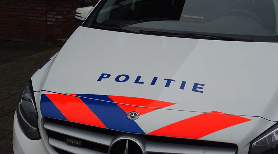 Dronken Hagenaar rijdt sloot in: rijbewijs kwijt  .